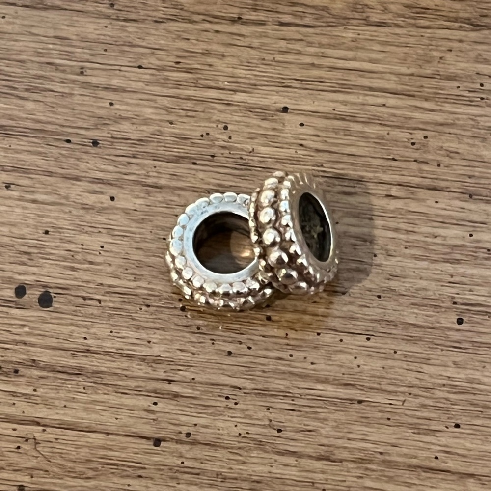 Set of two Pandora spacers